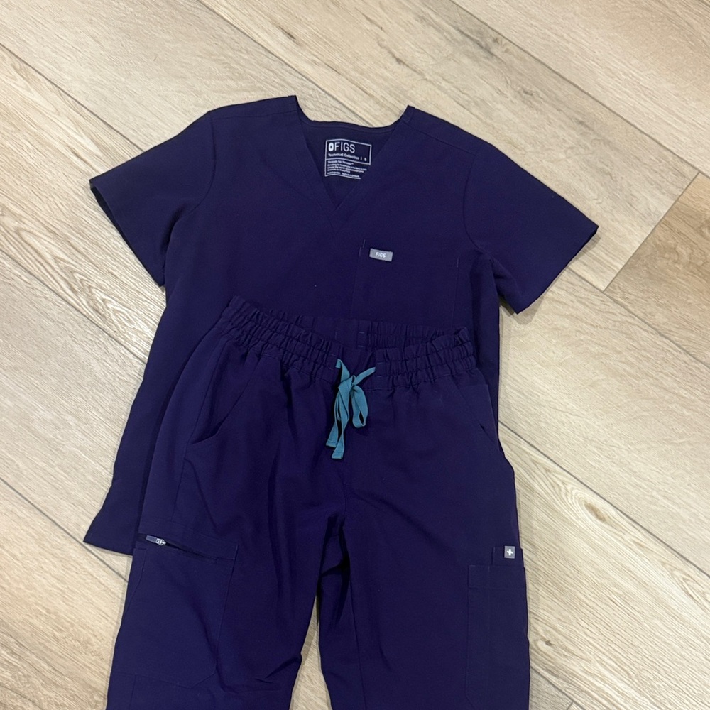 Figs purple Scrub Set with Teal Accents size small top and bottom